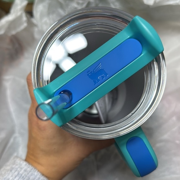 Stanley 40 Ounce From Target I Believe The Colours Aquamarine - Picture 4 of 4